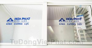 Kính lùa cường lực tủ đông Hòa Phát 245l HCF 606S2Đ2