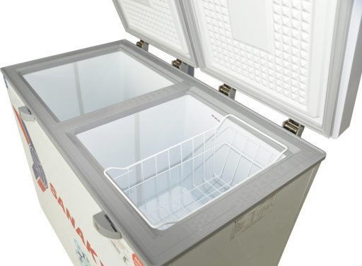 Bên trong tủ đông Sanaky INVERTER VH-4099W4KD mặt kính cường lực (xanh)