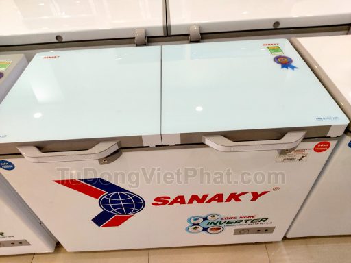 Mặt kính của tủ đông Sanaky INVERTER VH-4099W4KD mặt kính cường lực