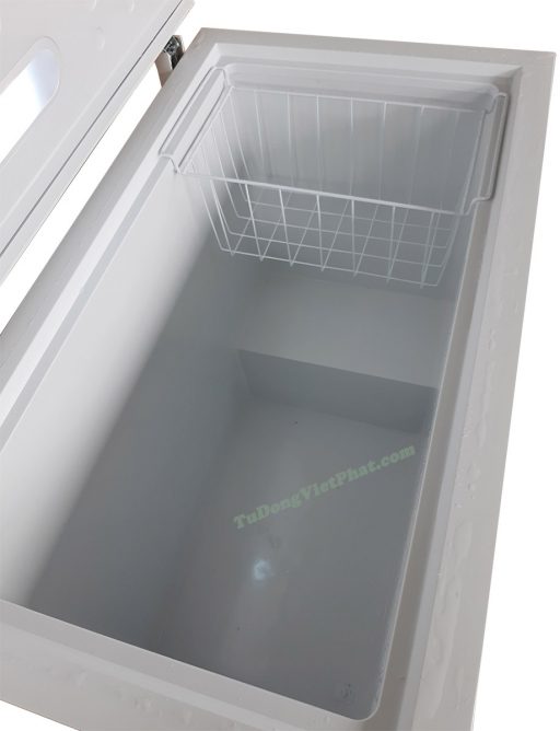 Bên trong tủ đông Sanden Intercool SNH-0205 200L 1 ngăn đông